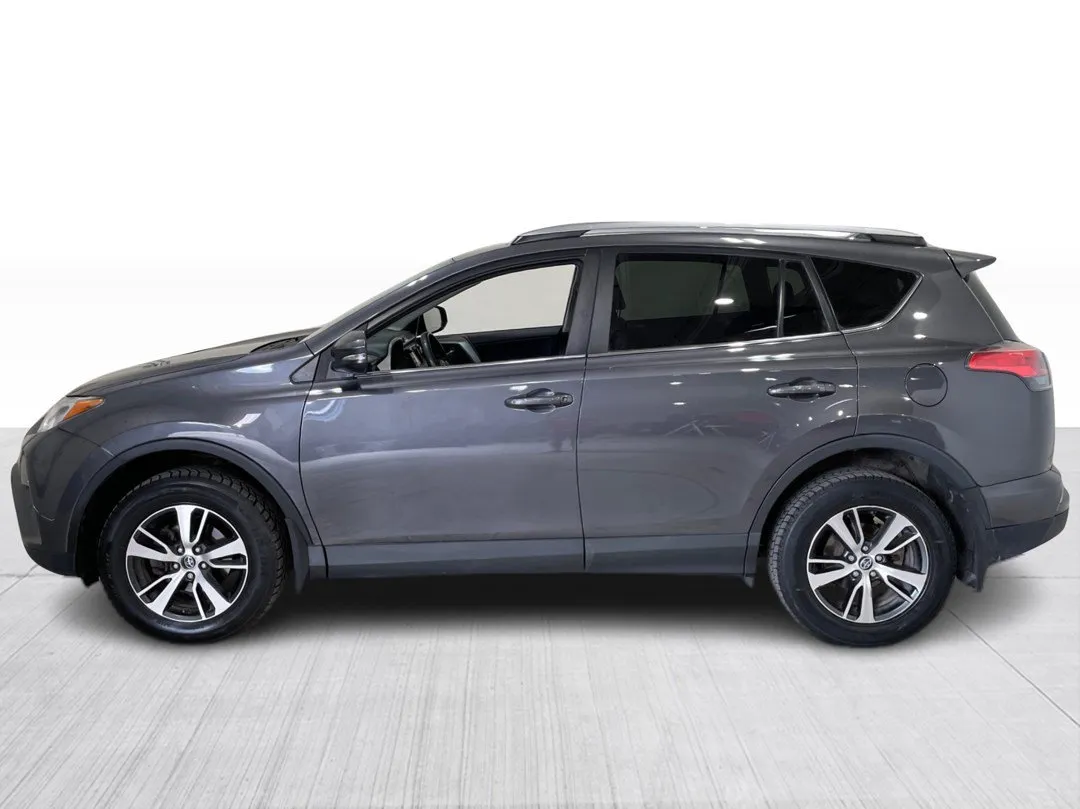 2017 Toyota RAV4 XLE, photo 9