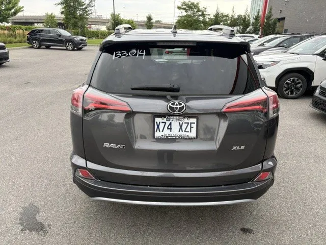 2017 Toyota RAV4 — photo 5