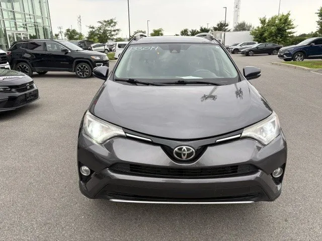 2017 Toyota RAV4 — photo 2