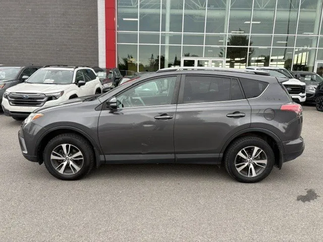 2017 Toyota RAV4 — photo 4