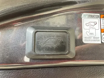2017 Toyota RAV4 - image 28