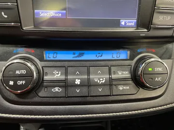 2017 Toyota RAV4 - image 19