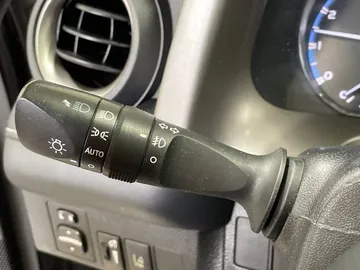 2017 Toyota RAV4 - image 26