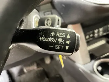 2017 Toyota RAV4 - image 27