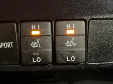 2017 Toyota RAV4 - image 21