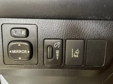2017 Toyota RAV4 - image 29