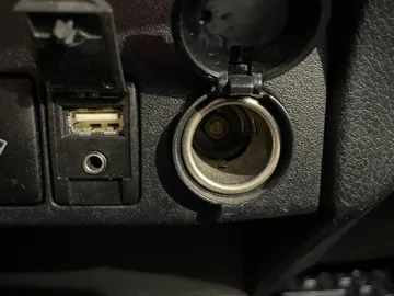 2017 Toyota RAV4 - image 24