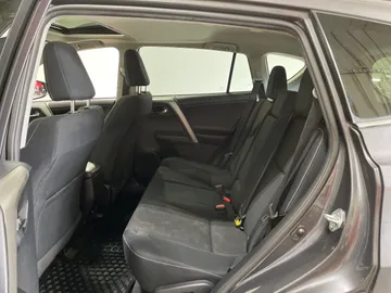 2017 Toyota RAV4 - image 15