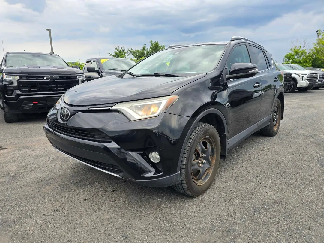 2017 Toyota RAV4 — photo 3