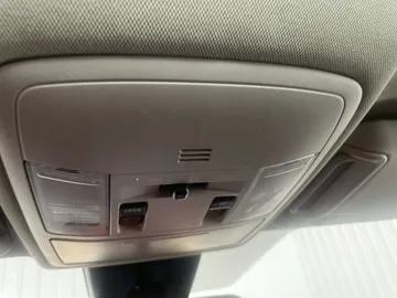 2017 Toyota RAV4 - image 15