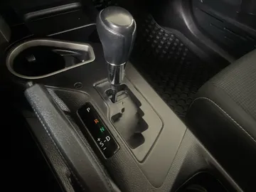 2017 Toyota RAV4 - image 27