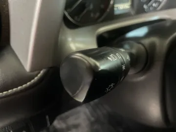 2017 Toyota RAV4 - image 18