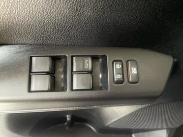 2017 Toyota RAV4 - image 24