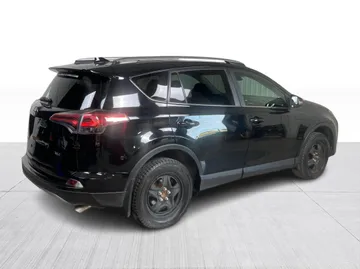 2017 Toyota RAV4 - image 13