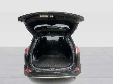 2017 Toyota RAV4 - image 12
