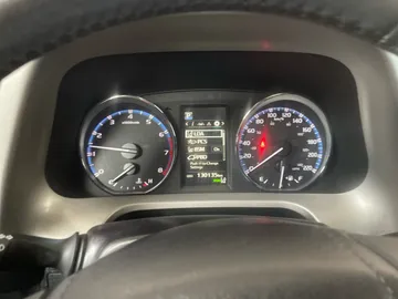 2017 Toyota RAV4 - image 16