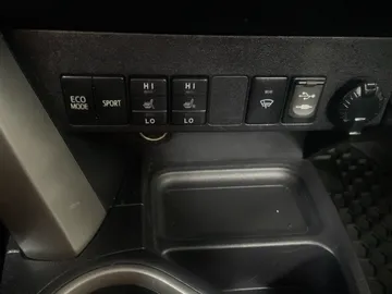 2017 Toyota RAV4 - image 25