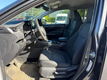 2021 Toyota RAV4 - image 7