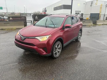 2018 Toyota RAV4 - image 3