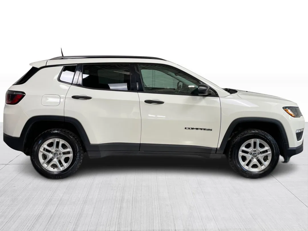 2018 Jeep Compass — photo 2