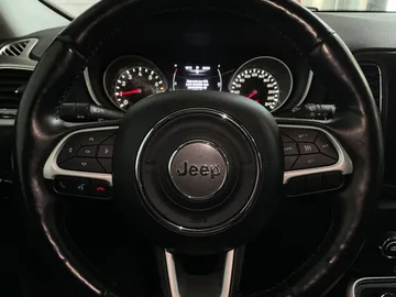 2018 Jeep Compass - image 18