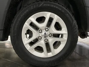 2018 Jeep Compass - image 6