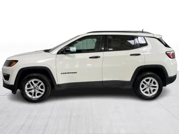 2018 Jeep Compass - image 9