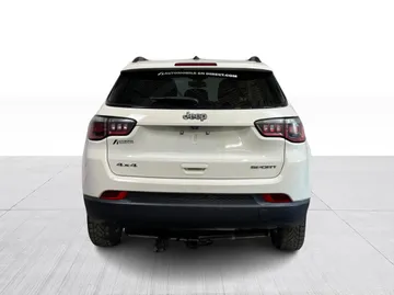 2018 Jeep Compass - image 11