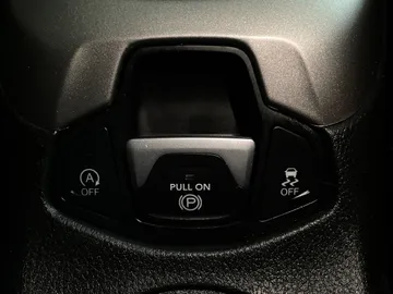 2018 Jeep Compass - image 17