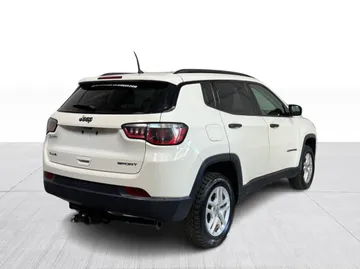 2018 Jeep Compass - image 13