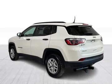 2018 Jeep Compass - image 10