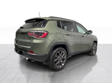 2021 Jeep Compass - image 15