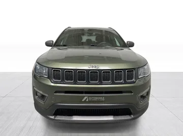 2021 Jeep Compass - image 9