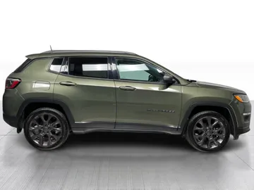 2021 Jeep Compass - image 2