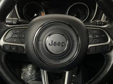 2021 Jeep Compass - image 18
