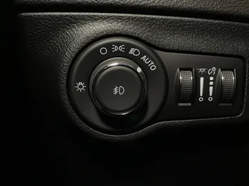 2021 Jeep Compass - image 17
