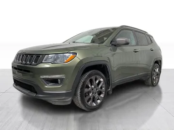 2021 Jeep Compass - image 10