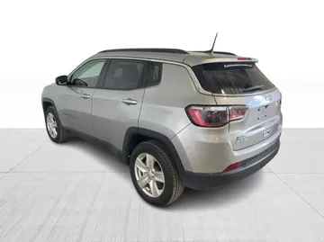 2022 Jeep Compass - image 6