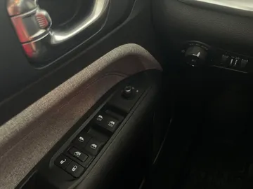 2022 Jeep Compass - image 26
