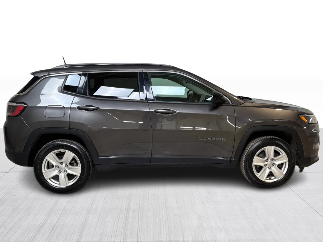 2022 Jeep Compass — photo 2