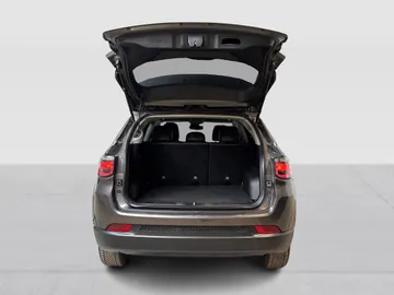 2022 Jeep Compass - image 13