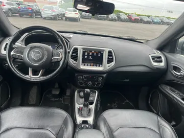 2021 Jeep Compass - image 10