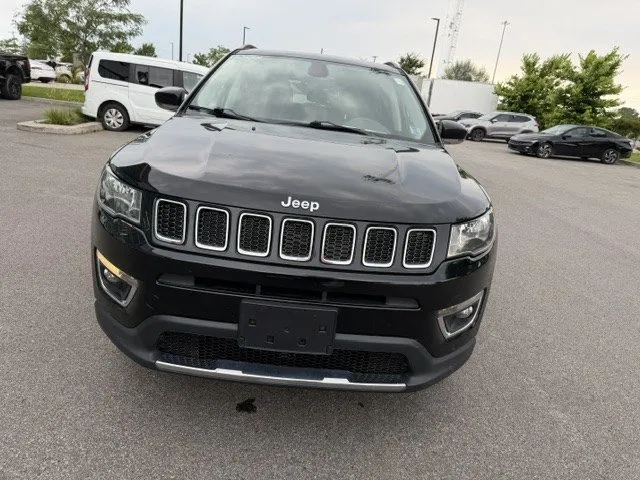 2017 Jeep Compass — photo 2
