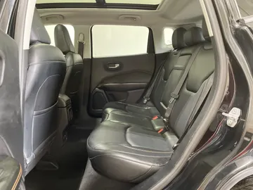 2017 Jeep Compass - image 15