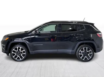 2017 Jeep Compass - image 10