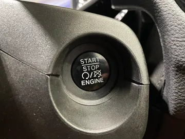 2017 Jeep Compass - image 22