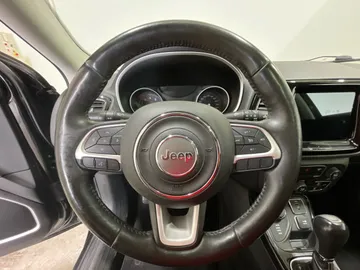 2017 Jeep Compass - image 23