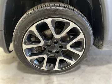 2018 Jeep Compass - image 7