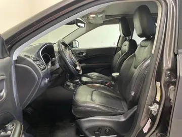 2018 Jeep Compass - image 6