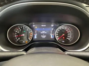 2018 Jeep Compass - image 17